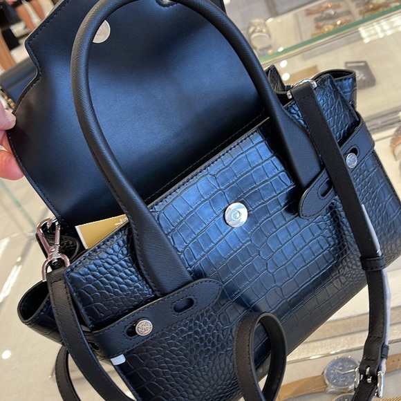 MICHAEL KORS
Carmen Medium Belted Flap Satchel Crocodile Leather
NWT - Picture 11 of 16